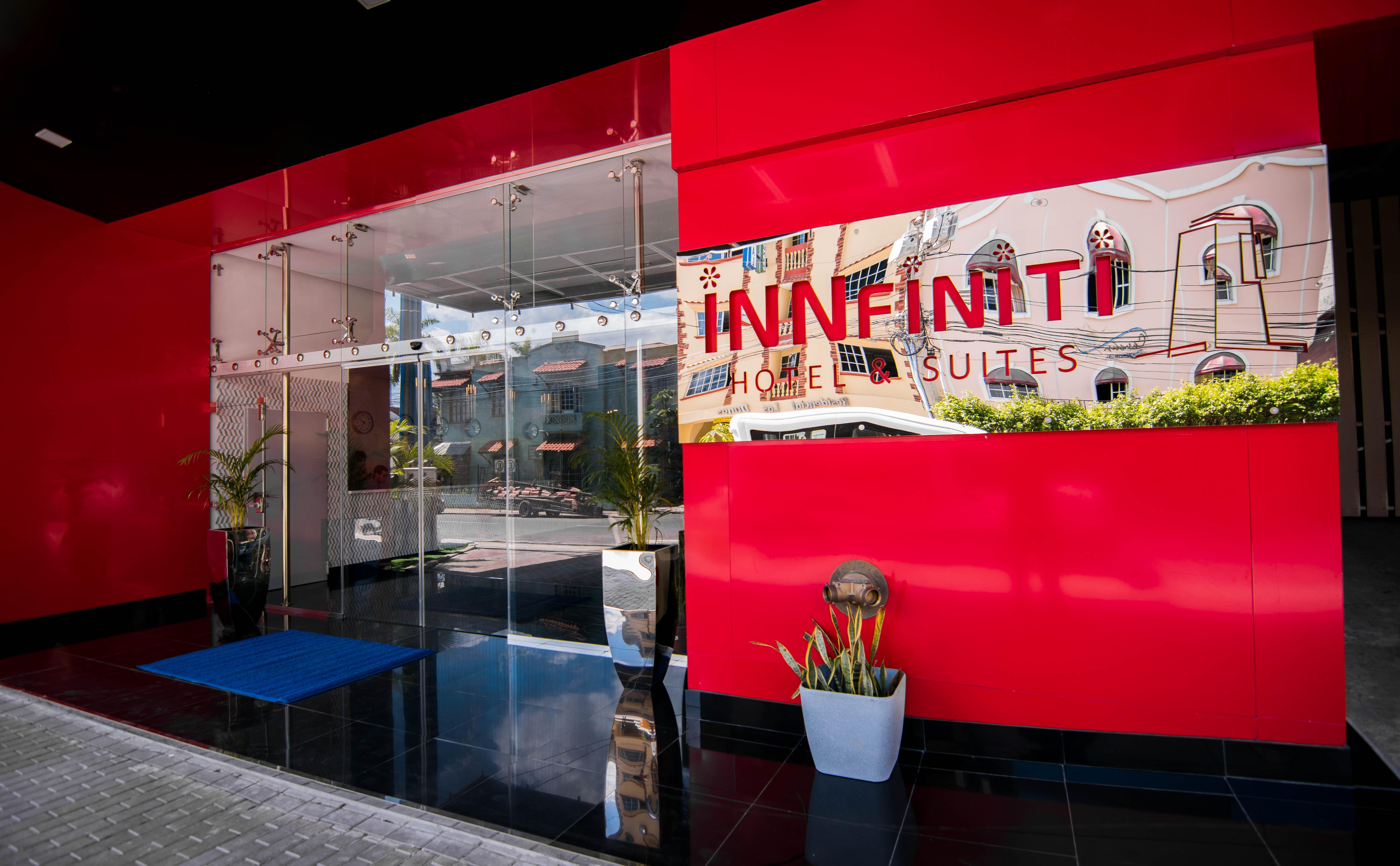 Innfiniti Hotel & Suites Panama Stadt Exterior foto