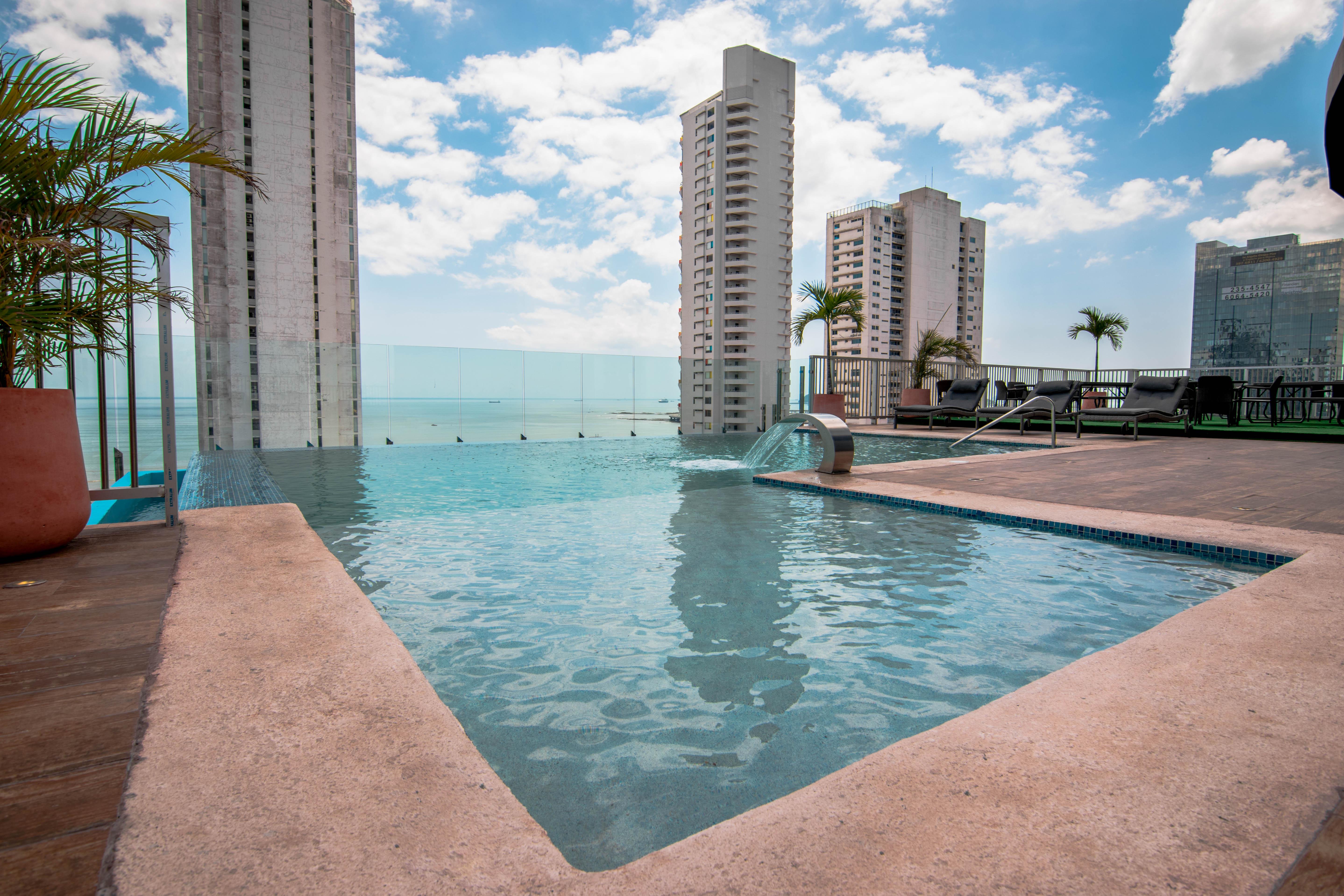 Innfiniti Hotel & Suites Panama Stadt Exterior foto