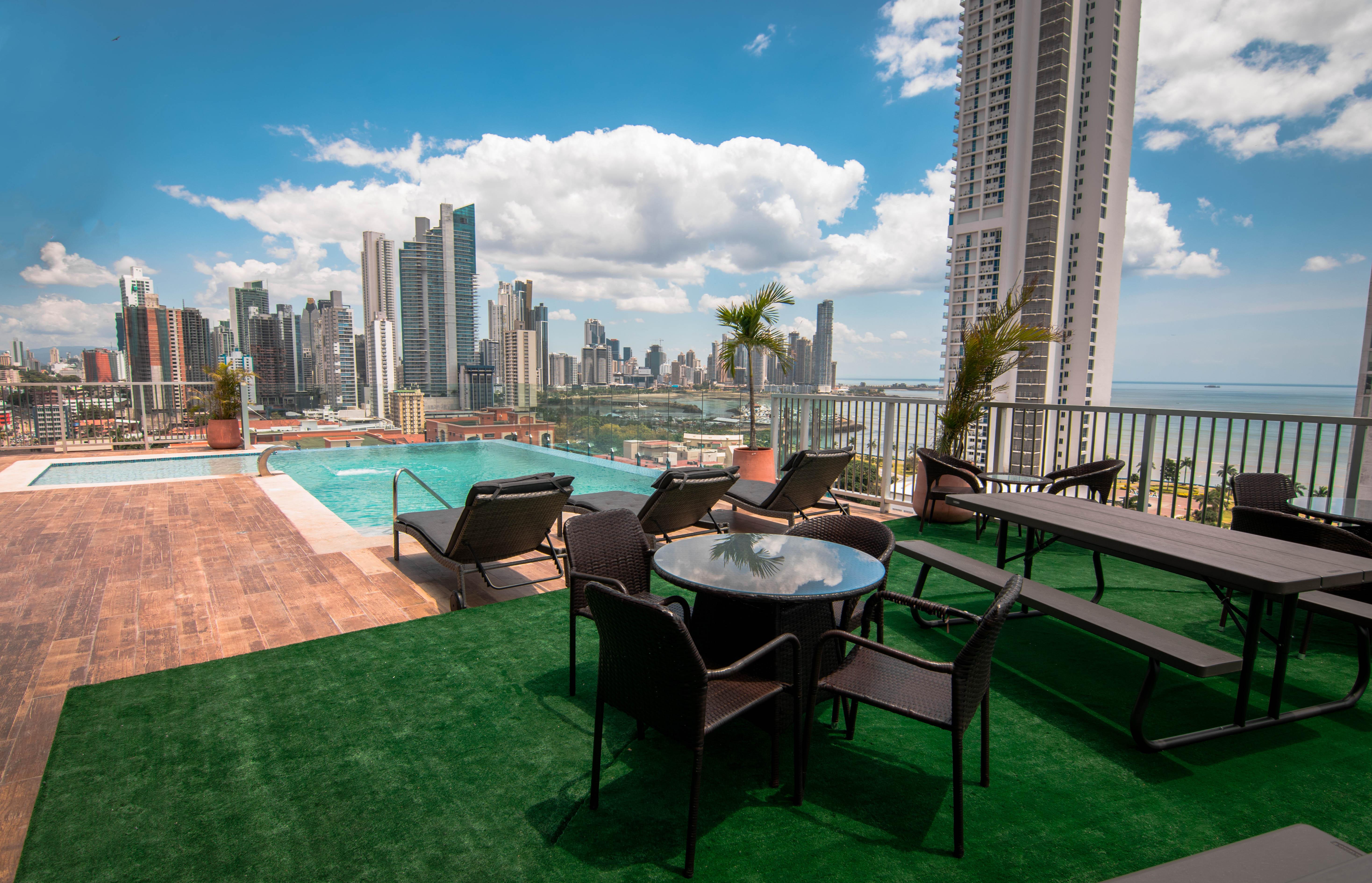 Innfiniti Hotel & Suites Panama Stadt Exterior foto