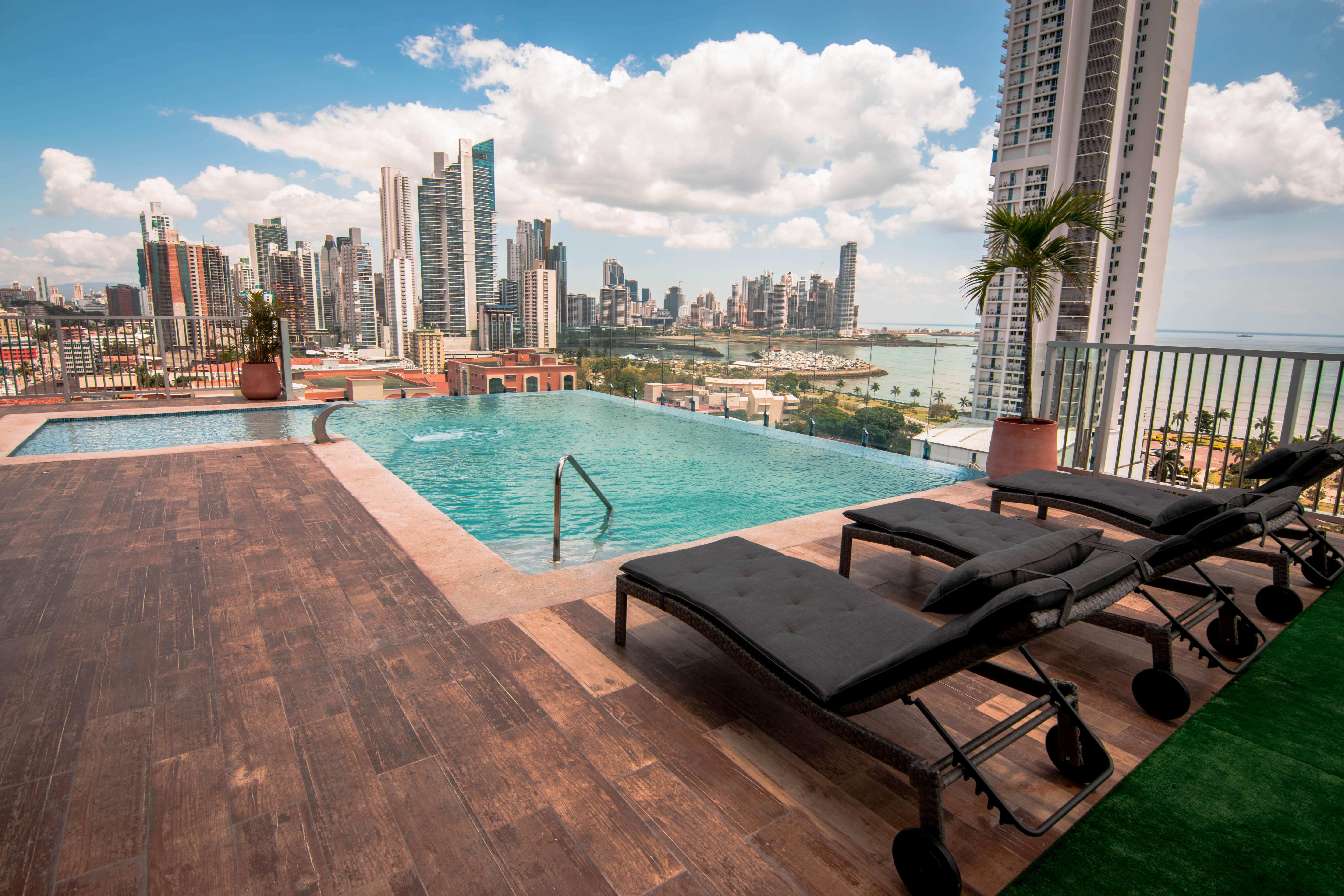 Innfiniti Hotel & Suites Panama Stadt Exterior foto