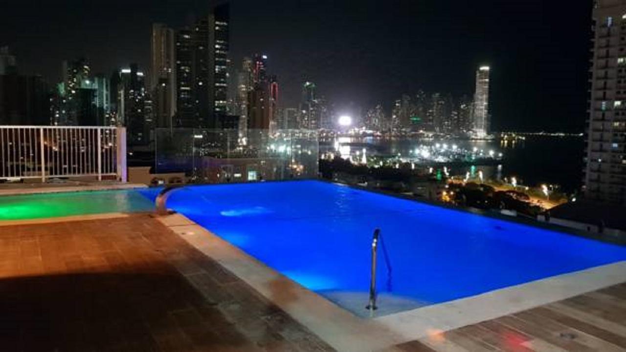 Innfiniti Hotel & Suites Panama Stadt Exterior foto
